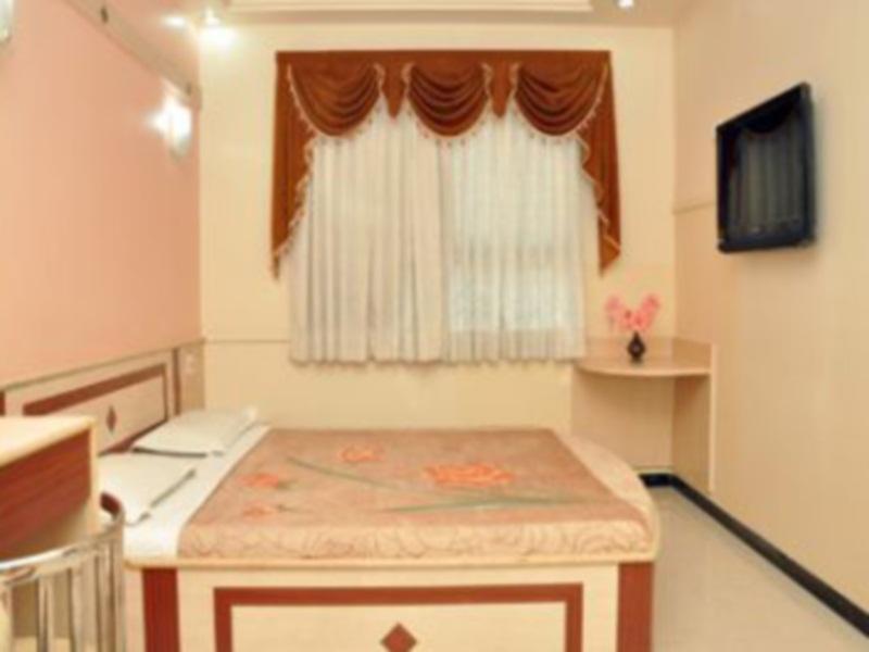 ראג'קוט Hotel Everstar מראה חיצוני תמונה
